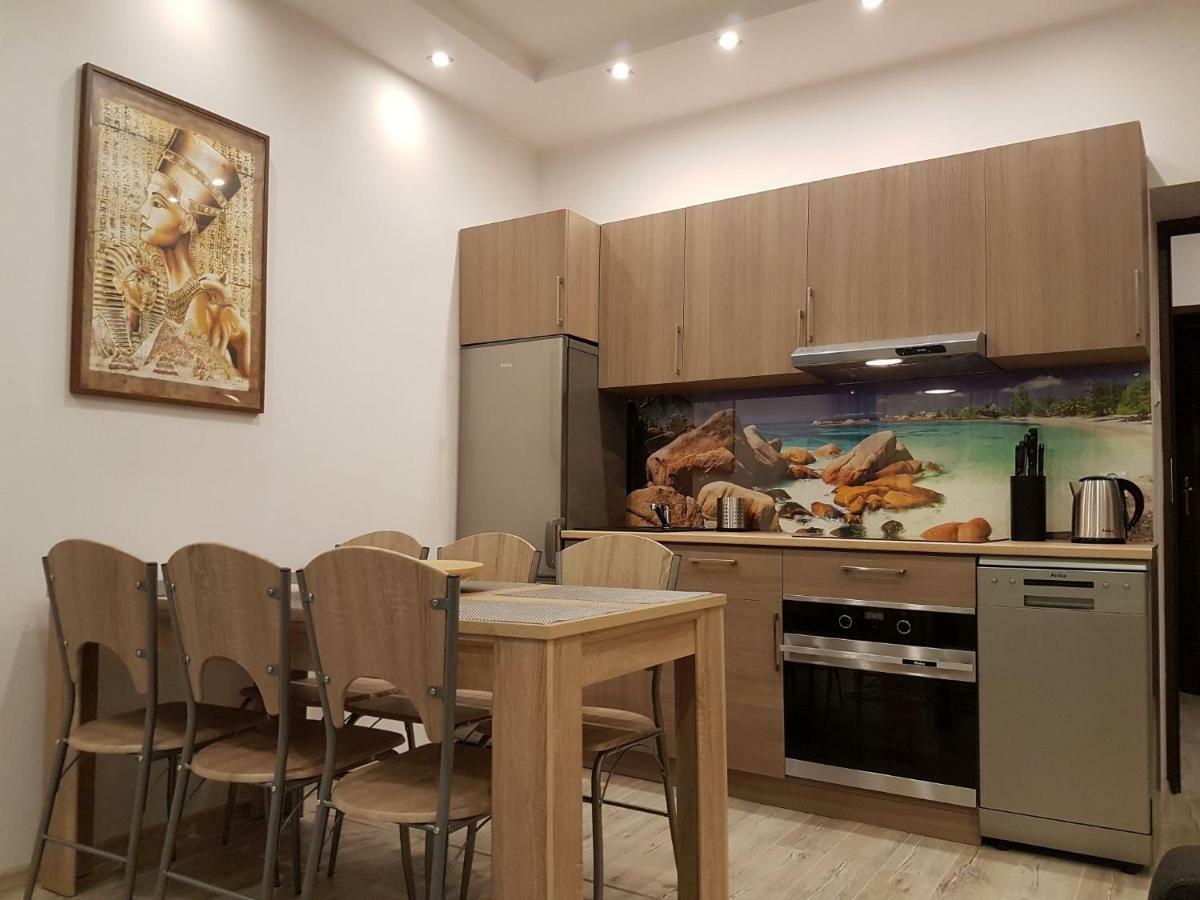 Q Apart Stary Rynek Apartment Лодз Екстериор снимка