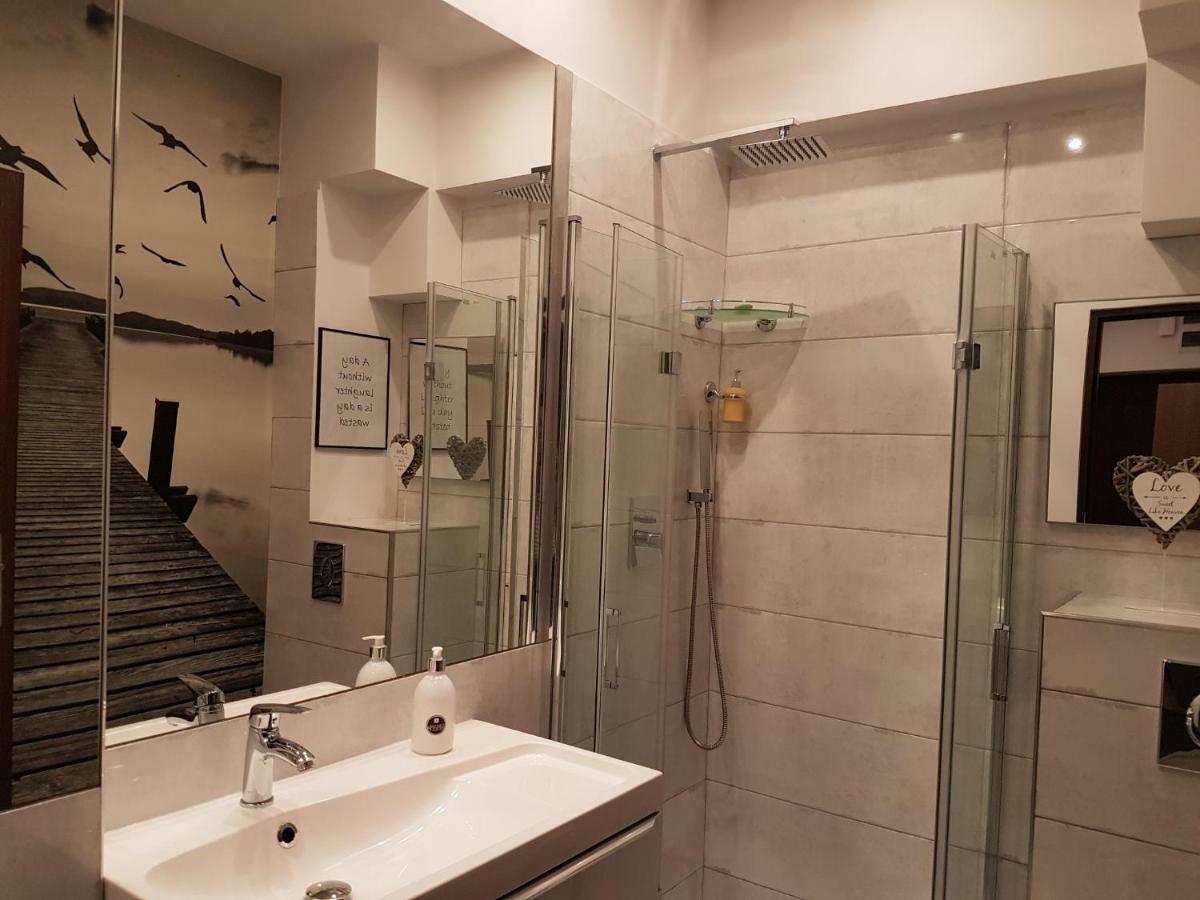 Q Apart Stary Rynek Apartment Лодз Екстериор снимка