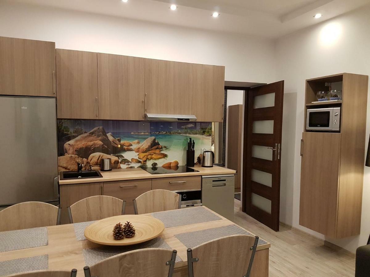 Q Apart Stary Rynek Apartment Лодз Екстериор снимка
