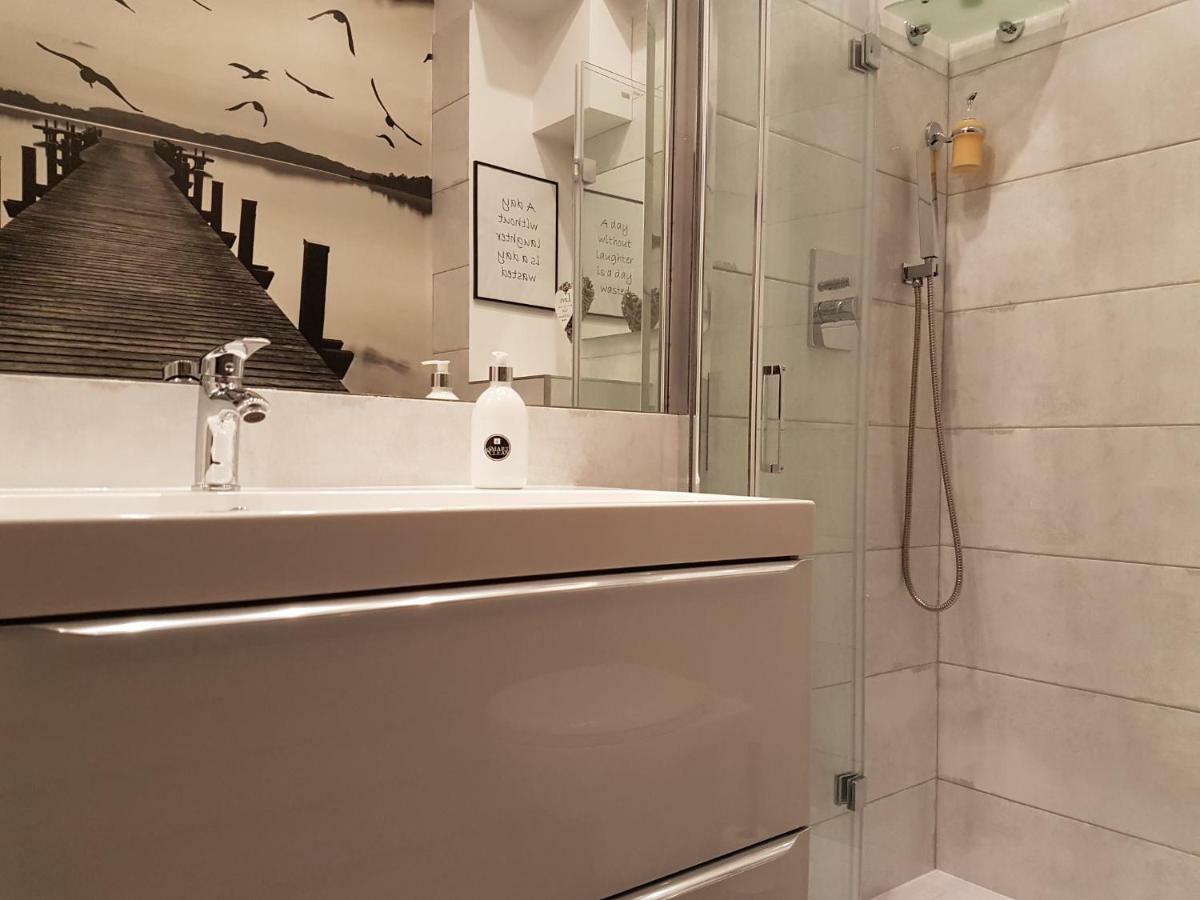 Q Apart Stary Rynek Apartment Лодз Екстериор снимка